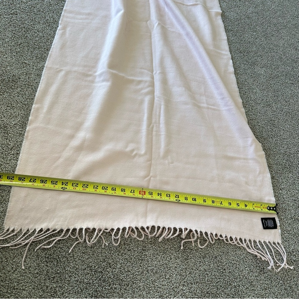 Aritzia Main Character Lauren Soft Pink Scarf - Picture 8 of 9